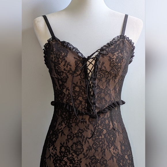 For Love And Lemons Dresses & Skirts - EUC....For Love and Lemons Gracie Lace Bodysuit Dress Size XS (0-2)